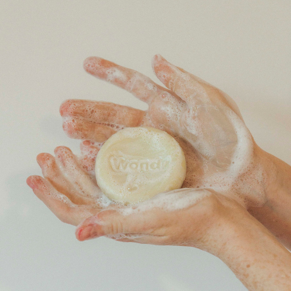 Pain nettoyant visage infusé au chanvre